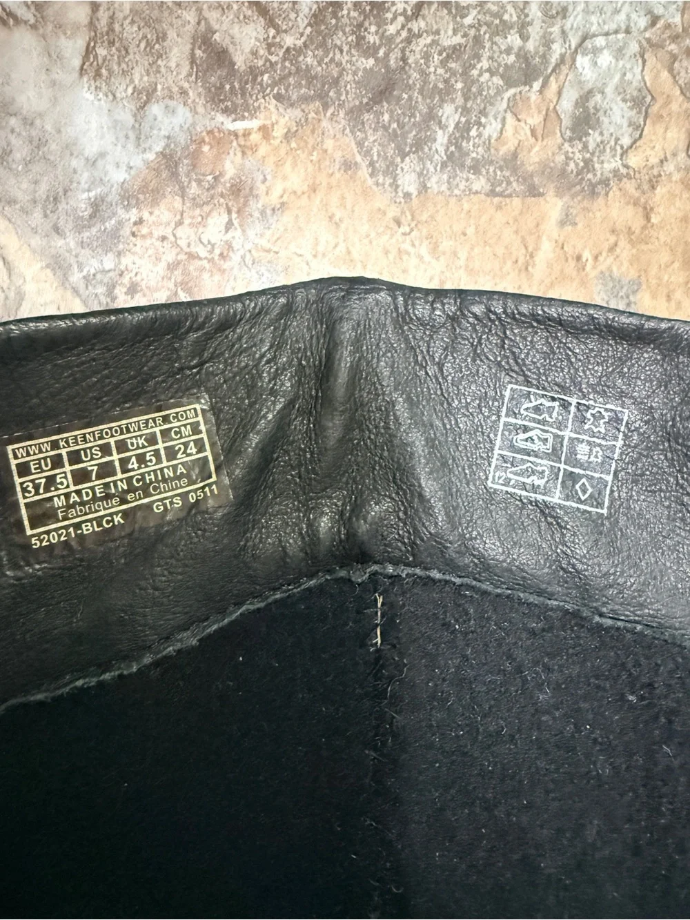Keen Silverton black high boots. Keen dry and Keen warm.